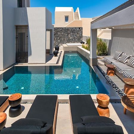 Uma Ray Suites Фира Екстериор снимка