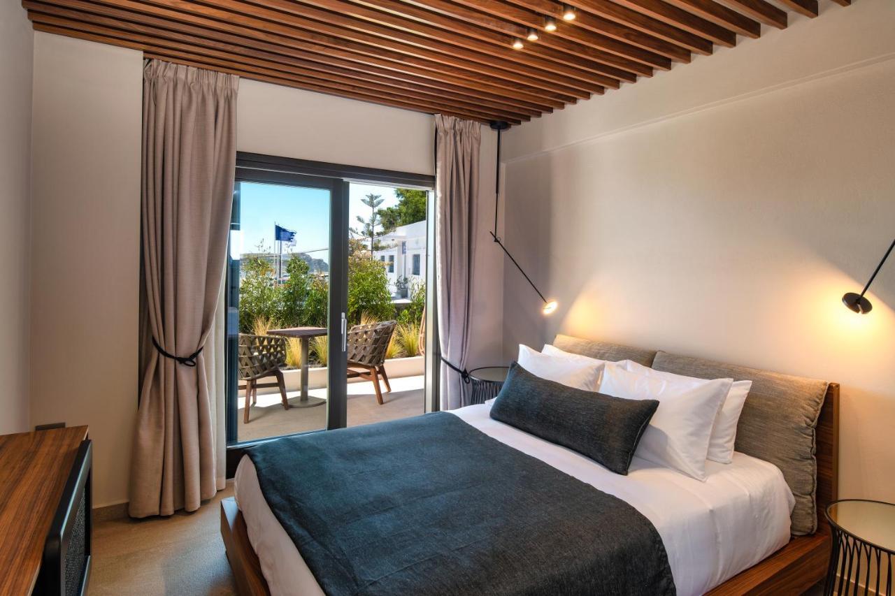 Uma Ray Suites Фира Екстериор снимка