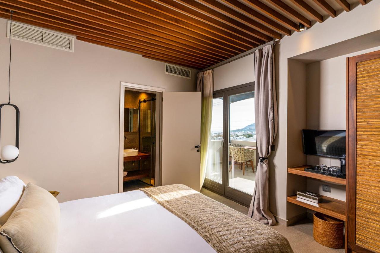 Uma Ray Suites Фира Екстериор снимка