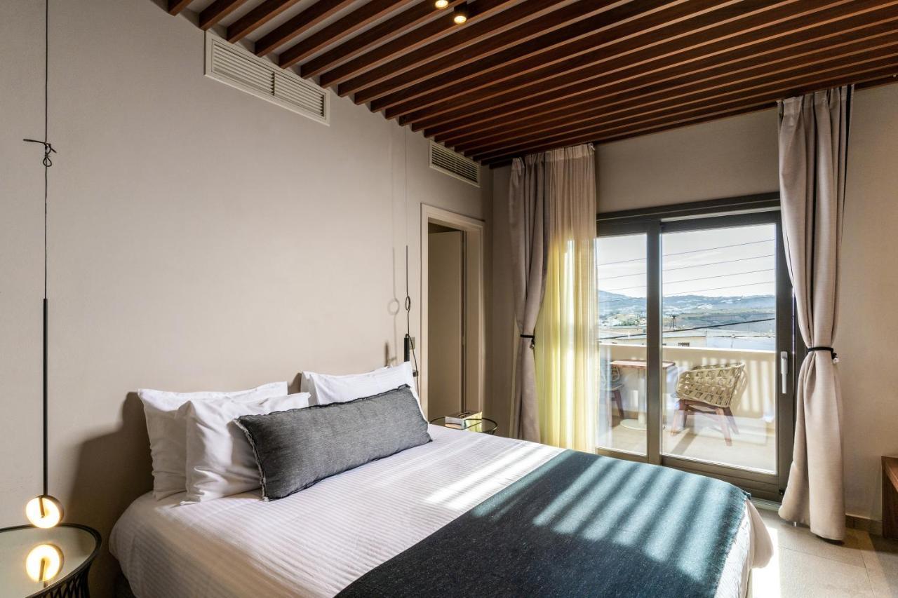 Uma Ray Suites Фира Екстериор снимка