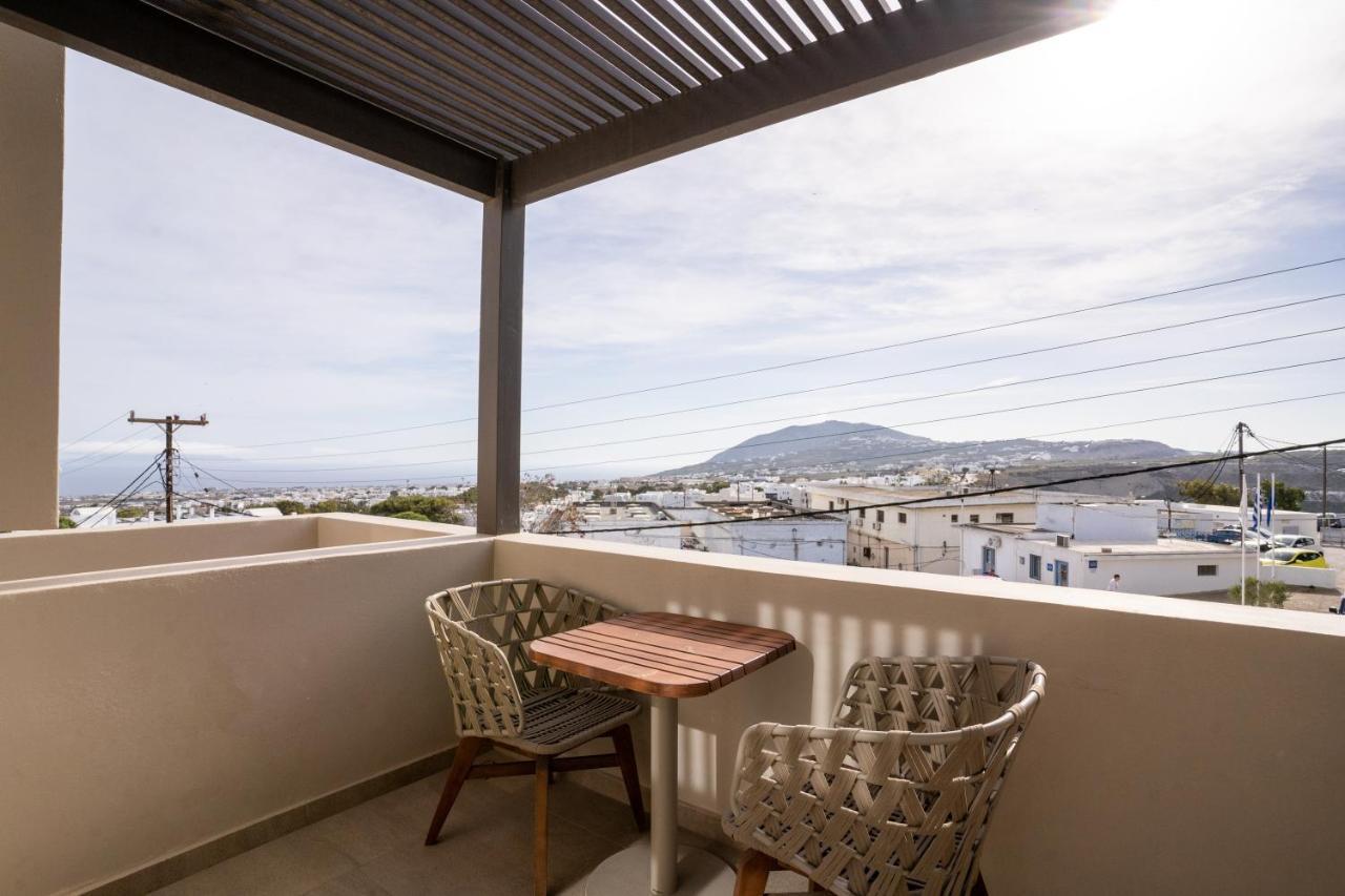 Uma Ray Suites Фира Екстериор снимка