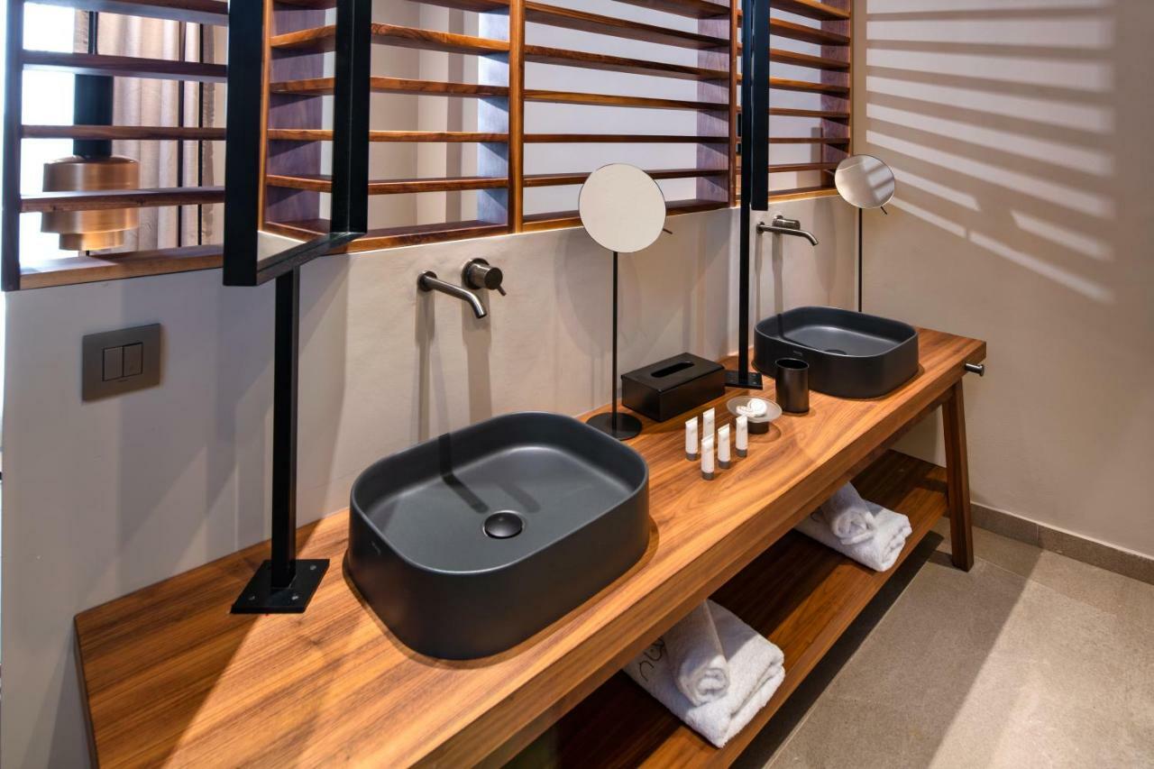 Uma Ray Suites Фира Стая снимка
