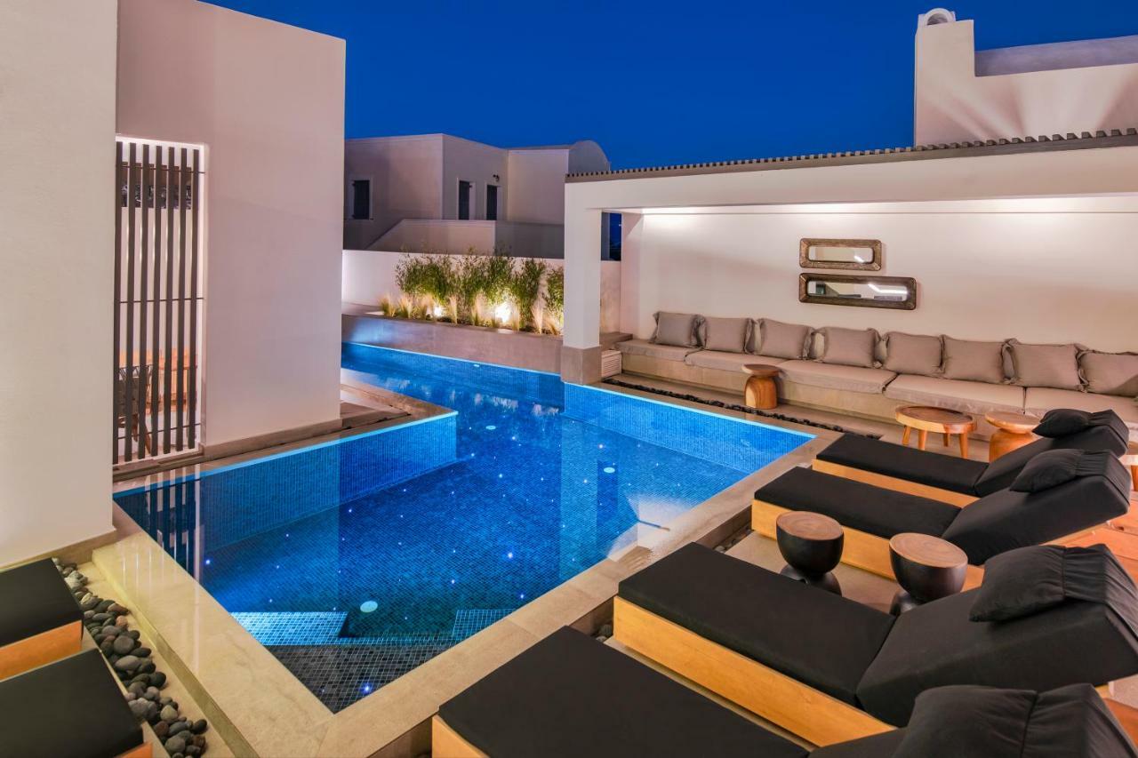 Uma Ray Suites Фира Екстериор снимка