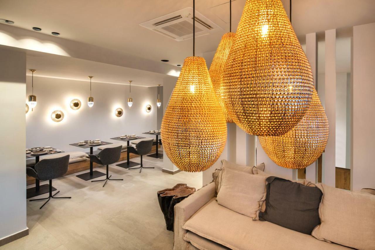 Uma Ray Suites Фира Екстериор снимка