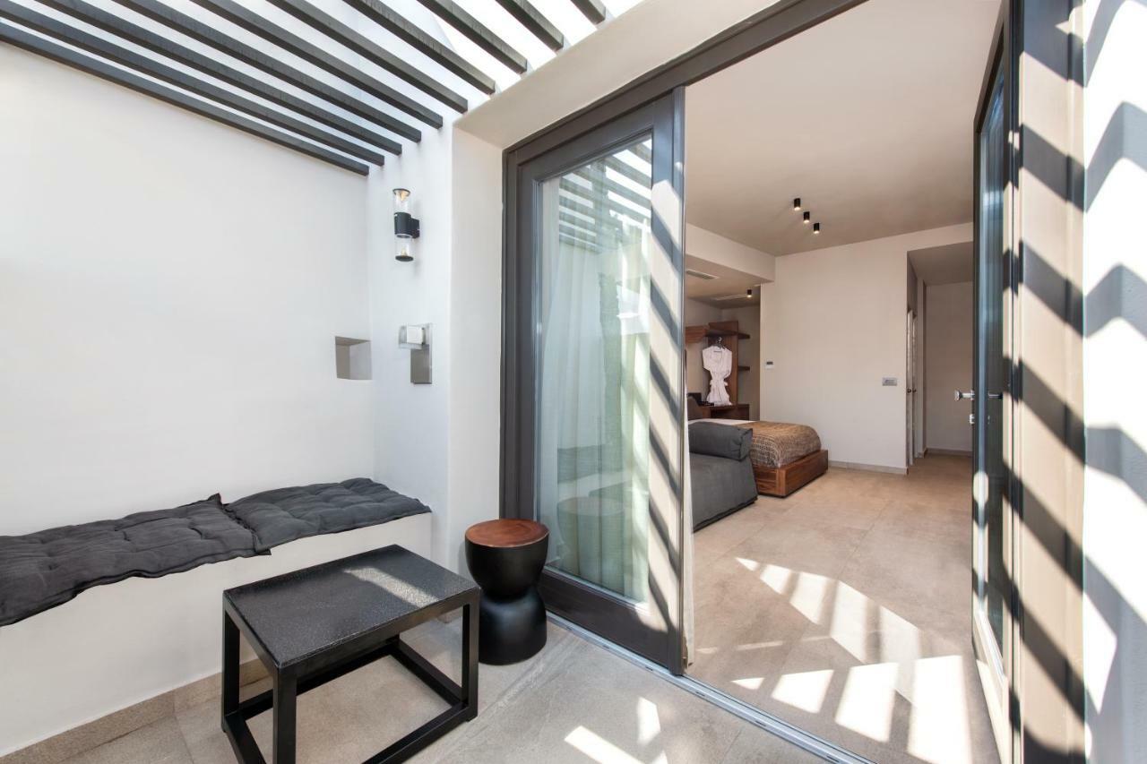 Uma Ray Suites Фира Екстериор снимка