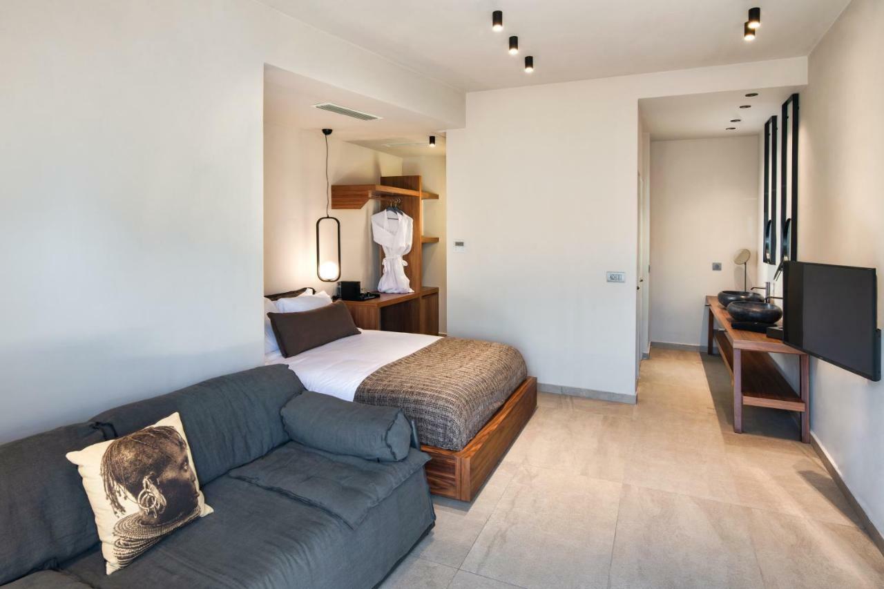 Uma Ray Suites Фира Екстериор снимка