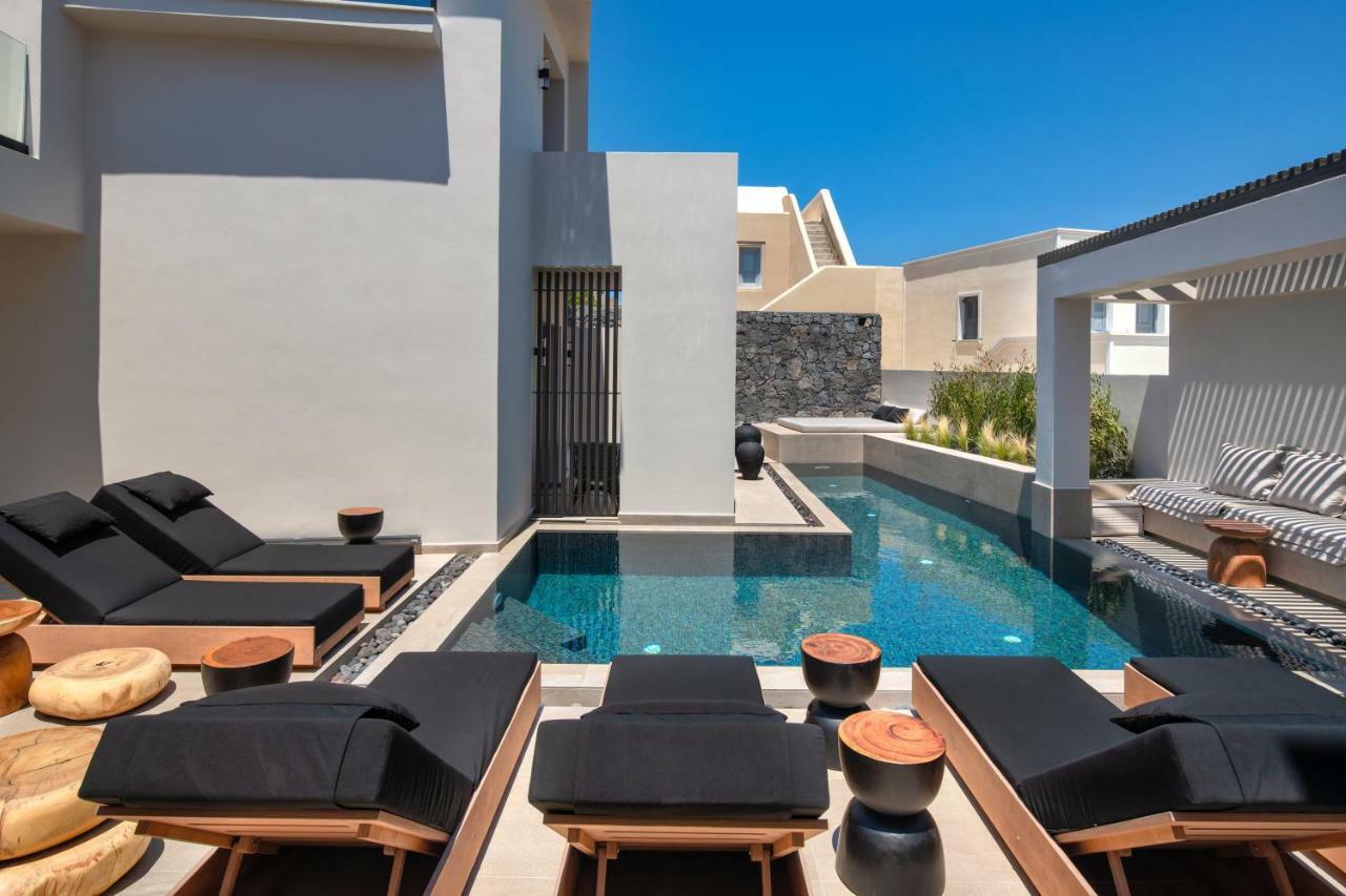 Uma Ray Suites Фира Екстериор снимка
